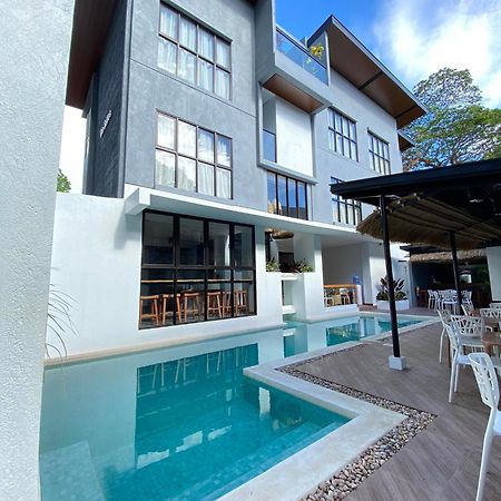 קורון Acacia Garden Inn And Suites מראה חיצוני תמונה