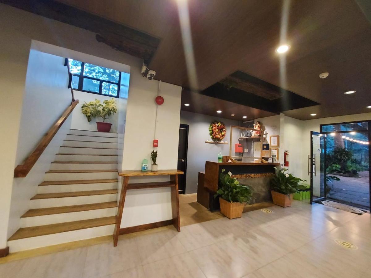 קורון Acacia Garden Inn And Suites מראה חיצוני תמונה