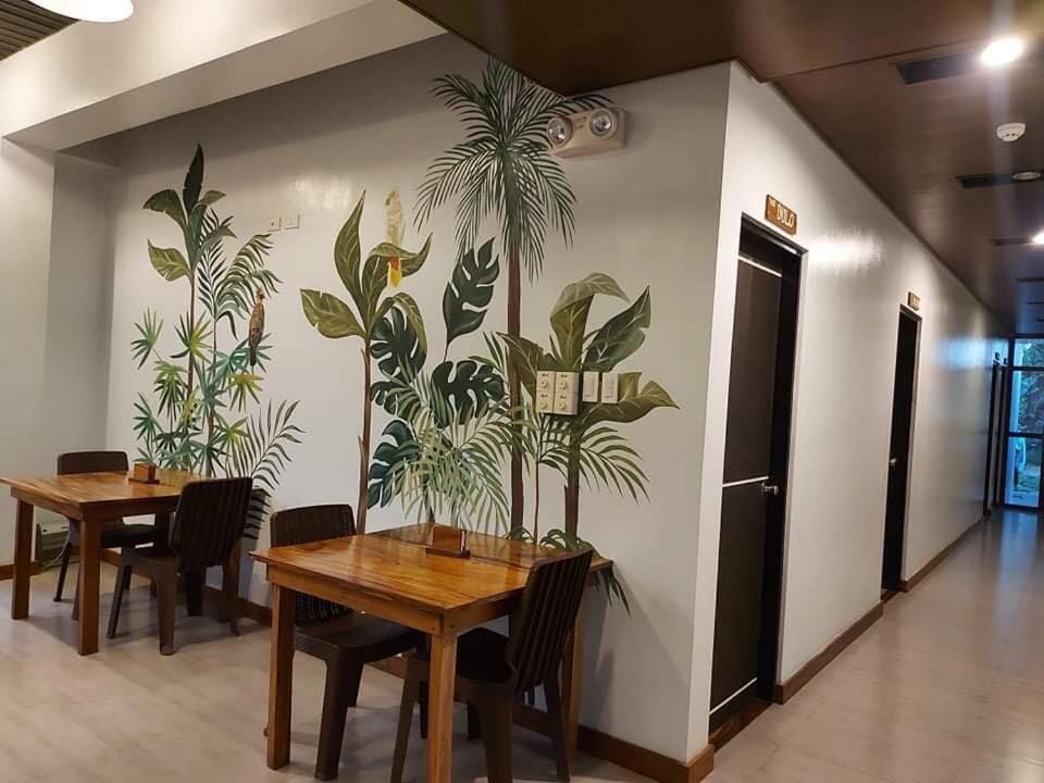 קורון Acacia Garden Inn And Suites מראה חיצוני תמונה