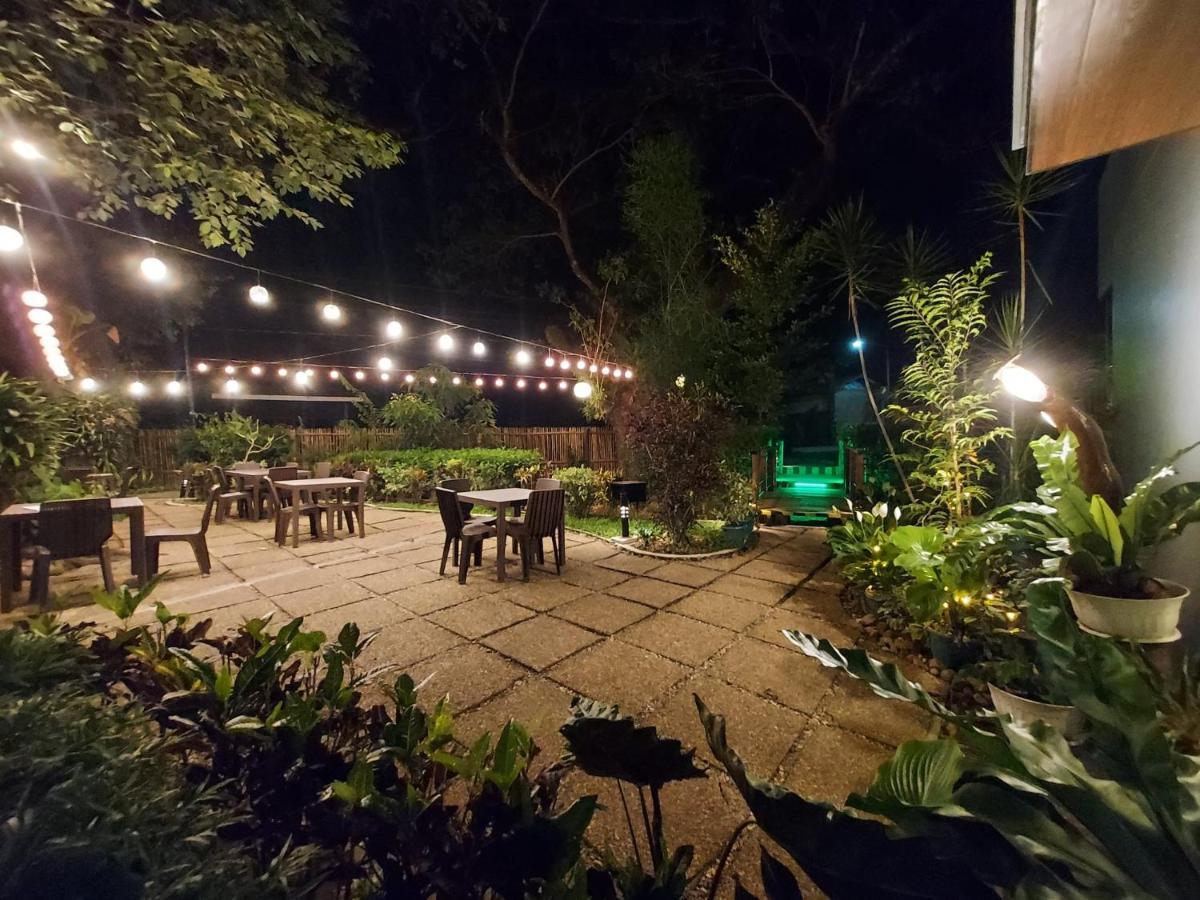 קורון Acacia Garden Inn And Suites מראה חיצוני תמונה