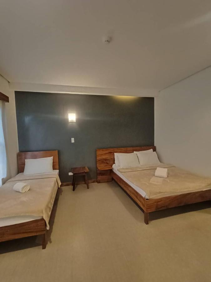 קורון Acacia Garden Inn And Suites מראה חיצוני תמונה