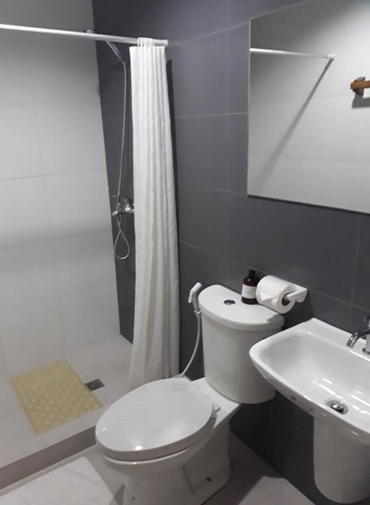 קורון Acacia Garden Inn And Suites מראה חיצוני תמונה