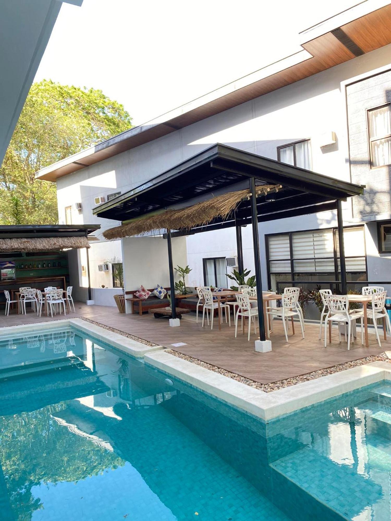 קורון Acacia Garden Inn And Suites מראה חיצוני תמונה