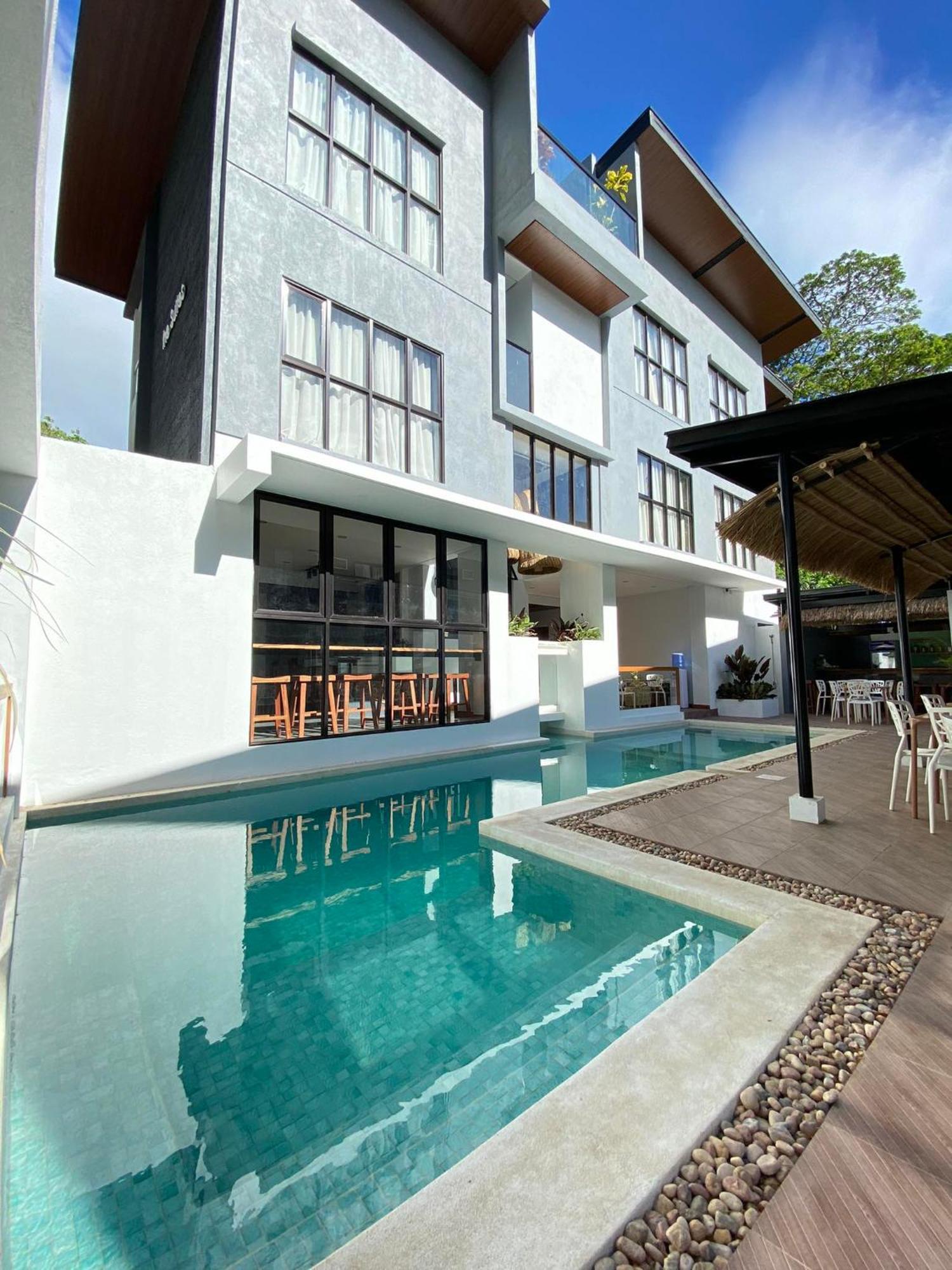 קורון Acacia Garden Inn And Suites מראה חיצוני תמונה