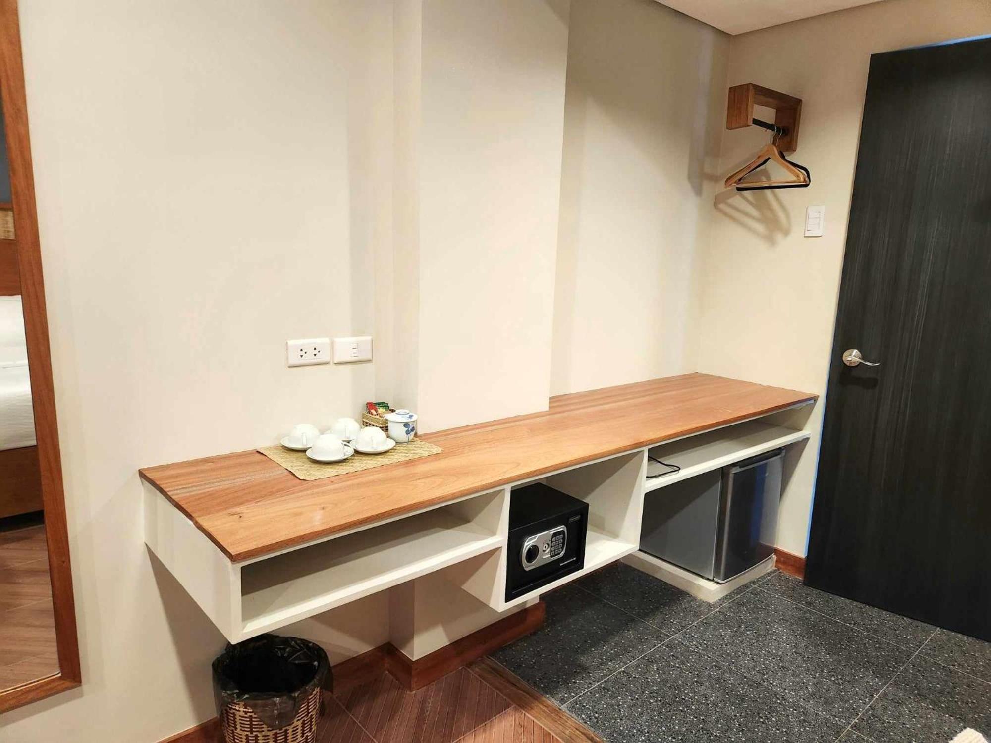 קורון Acacia Garden Inn And Suites מראה חיצוני תמונה