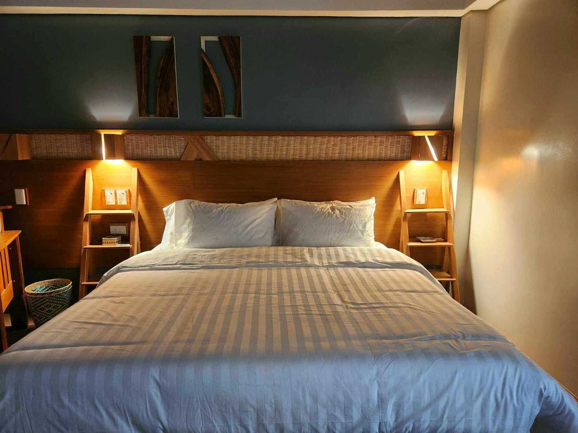 קורון Acacia Garden Inn And Suites מראה חיצוני תמונה