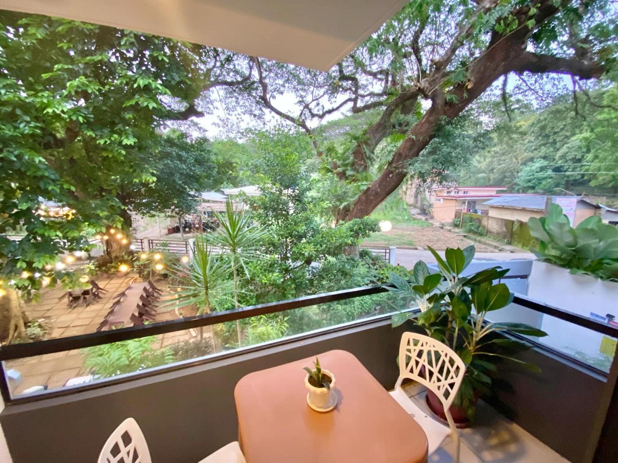 קורון Acacia Garden Inn And Suites מראה חיצוני תמונה